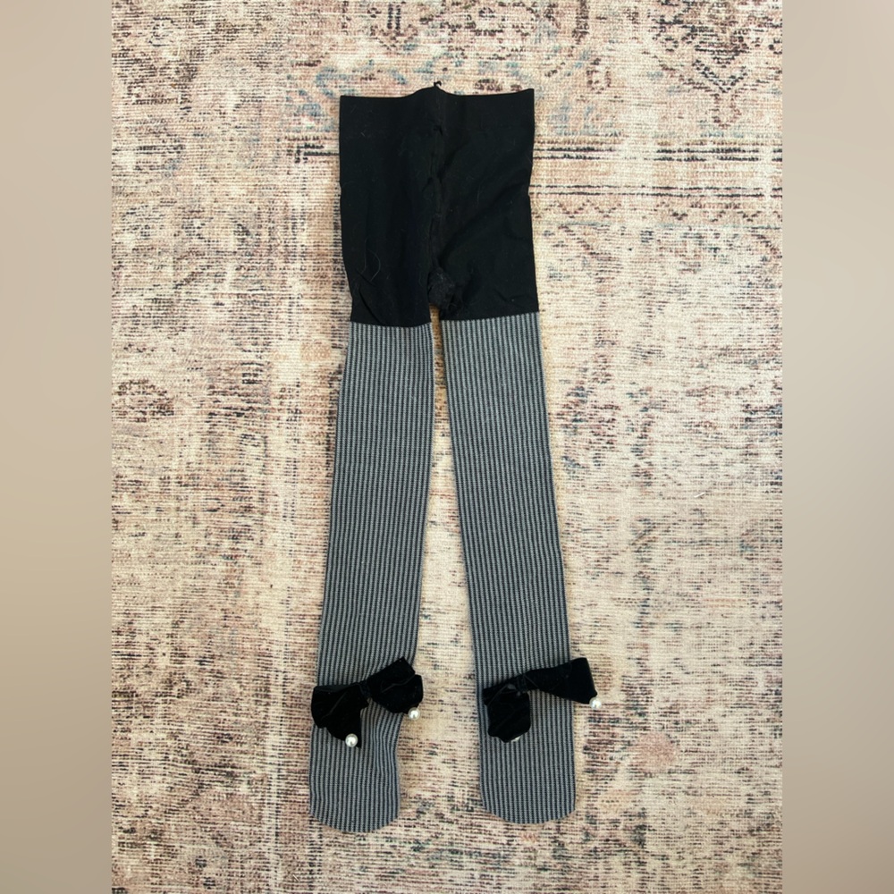 Memoi Girls Houndstooth Bow detail Black and Gray Striped Kids Tights 6-8 years